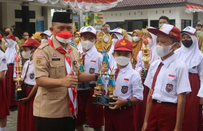 SISWA BERPRESTASI TINGKAT KABUPATEN CILACAP-FARZANA SISWA SD AL IRSYAD 02 CILACAP