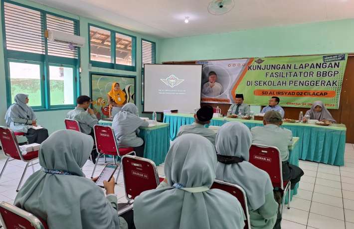 Kunjungan Lapangan Fasilitator BBGP ke SD Al Irsyad 02 Cilacap